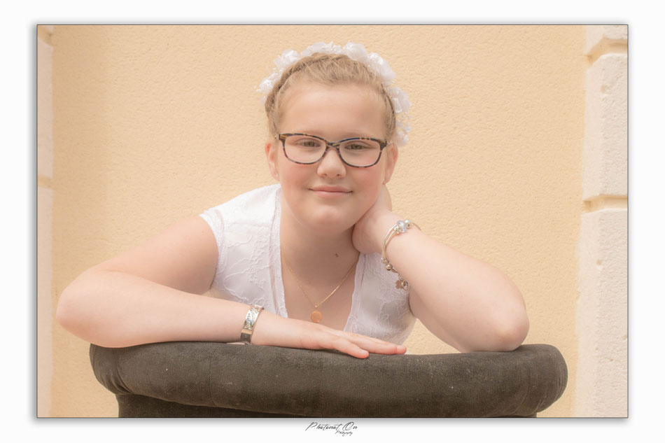 Sollicitée pour une communion, c'est en famille que je passe un bon moment. immortaliser ses souvenirs avec les grands parents, les cousins, ces gens ou les occasions se font rares, ou on prend pas toujours le temps, c'est chose faite pour cette famille!