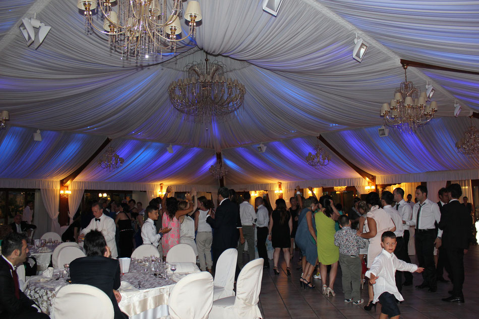 Wedding location musica matrimonio,live band andria,,top class in ... Sala ricevimenti il giardino del mago