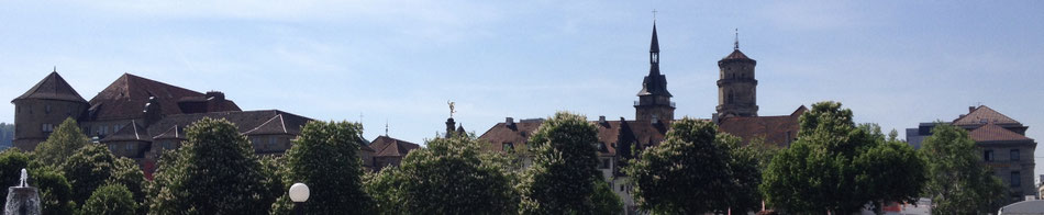 Stuttgart Blick vom Schlossplatz auf das Alte Schloss , Alte Kanzlei und die Stiftskirche mit ihren Zwei Türmen