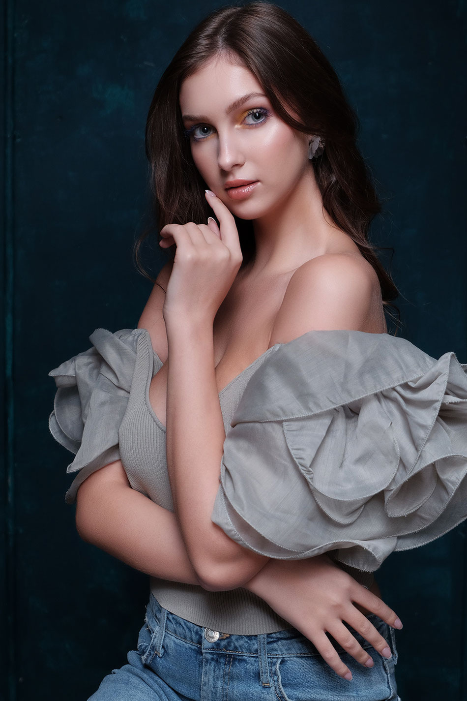 Model: Alisa Kroshkina MUA: Richael Chiang