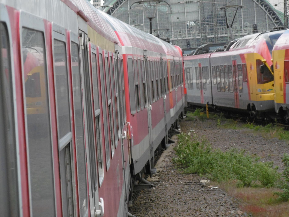Einfahrt in den Frankfurter Hauptbahnhof