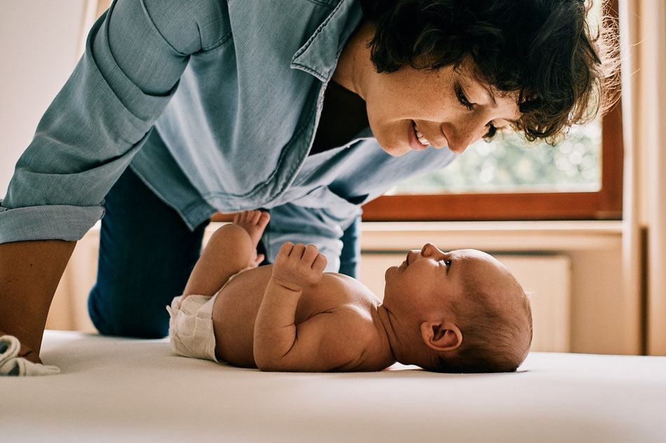 Bei Euch Zuhause Und Outdoor Entspannte Babyfotos Und