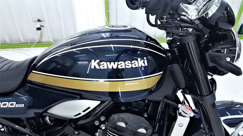 Kawasaki Z900RS 見やす タンク キャンディトーンブルー 2022~202 Kawasaki Z900RS 見やす タンク キャンディトーンブルー 2022~202