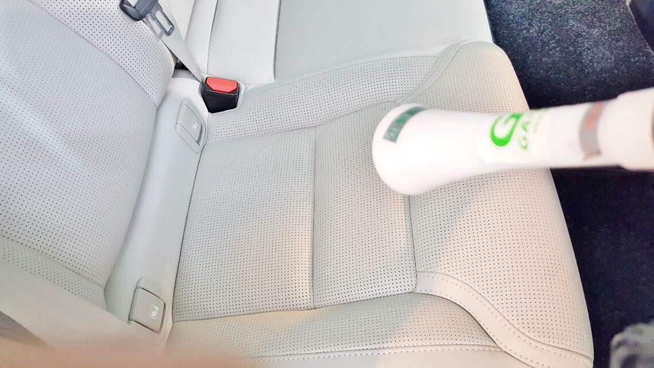ボルボVクラスの革シートのコーティング 埼玉の車磨き専門店