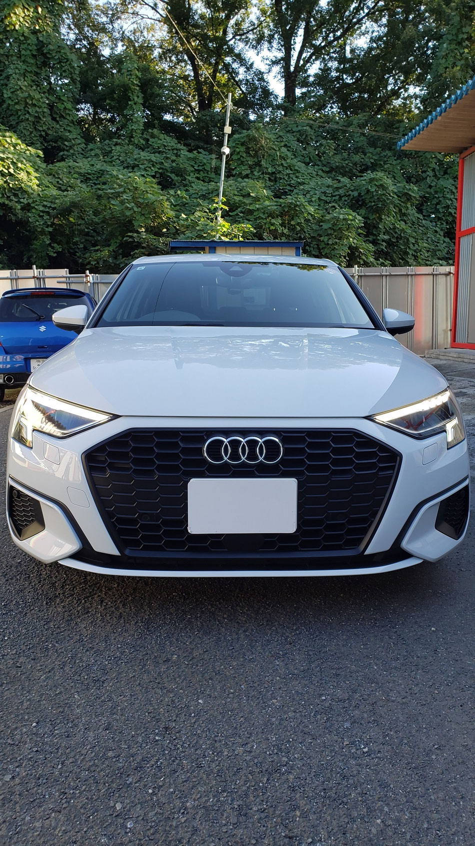 アウディa3白  ナノガラスコーティング施工  アートディテール