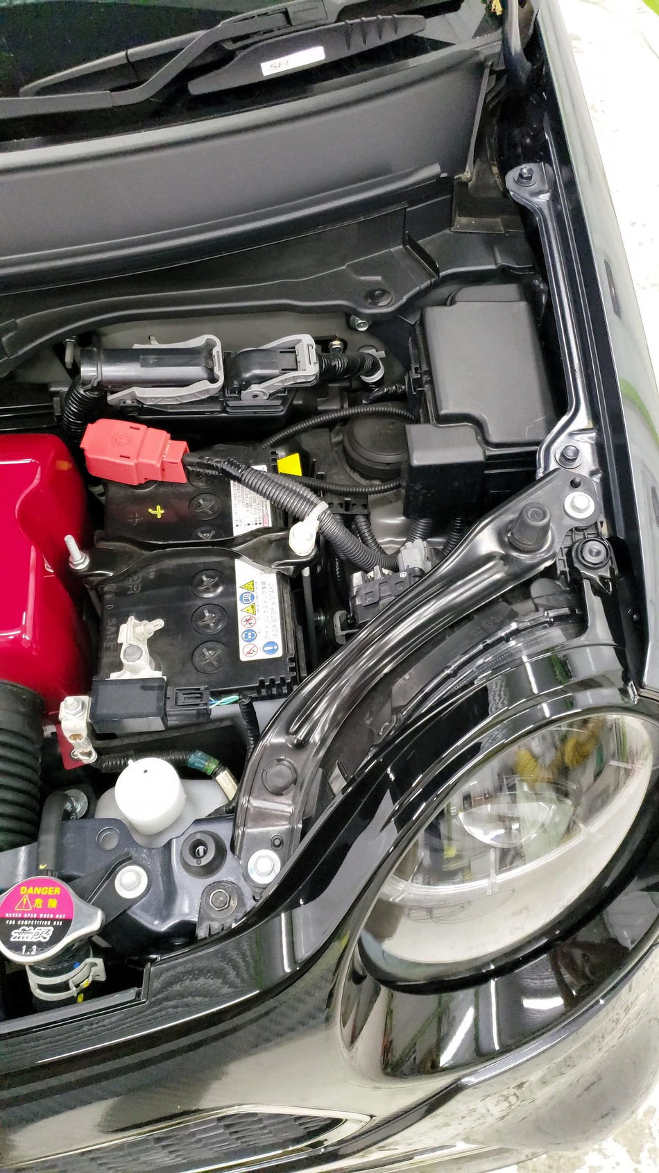 n-one rs エンジンルームの隅々まで綺麗にしているオーナー様
