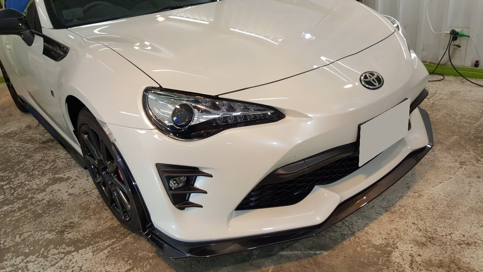 トヨタ86GRスポーツのコーティングメンテナンス完成 埼玉の車磨き専門店 塗装に映り込む光