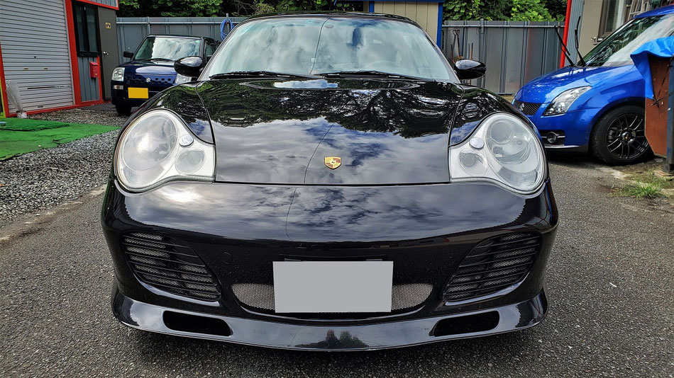 996ターボ 洗車後の屋外での輝き フロントバンパー・リップスポイラーの艶