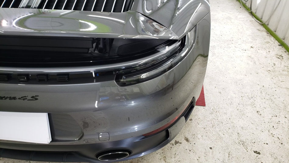 ポルシェ９９２カレラ４ｓ アゲートグレーのナノガラスコーティング施工後のリヤ周りの艶
