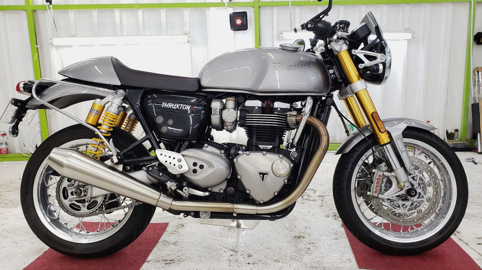 スラクストン１２００Ｒ ホイールコーティング後の全体