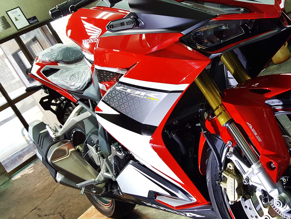 ＣＢＲ２５０ＲＲのガラスコーティング完成 埼玉のバイク磨き専門店