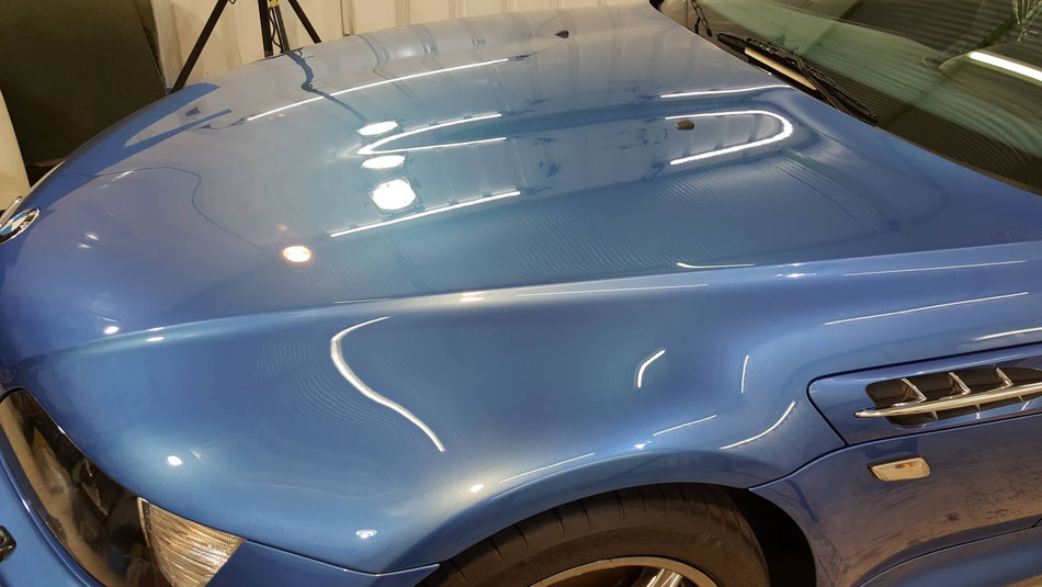 Z3Mの磨き後のボンネットの艶 濃色車の研磨・コーティング施工 埼玉三芳の車磨き専門店