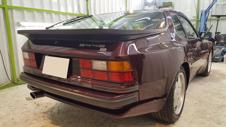 ポルシェ(PORSCHE)944S2・リアバンパー ポルシェ(PORSCHE)944S2・リアバンパー
