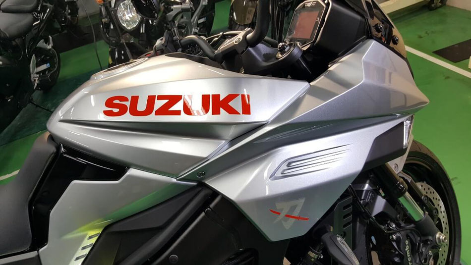 新型カタナのセラミックコーティング後の艶