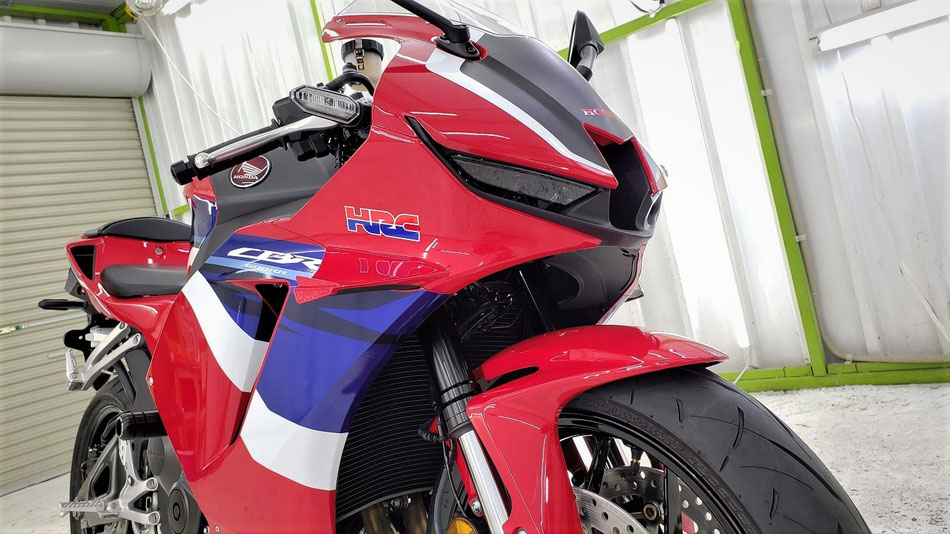 cbr600rrグランプリレッドのナノガラスコーティング施工 埼玉の車磨き・バイク磨き専門店アートディテール
