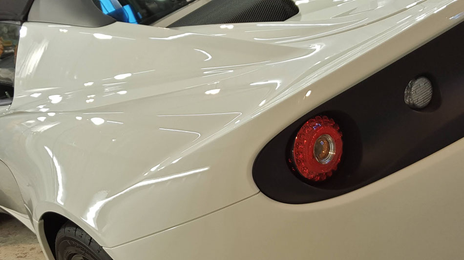 新車のエリーゼスポーツのボディコーティング完成
