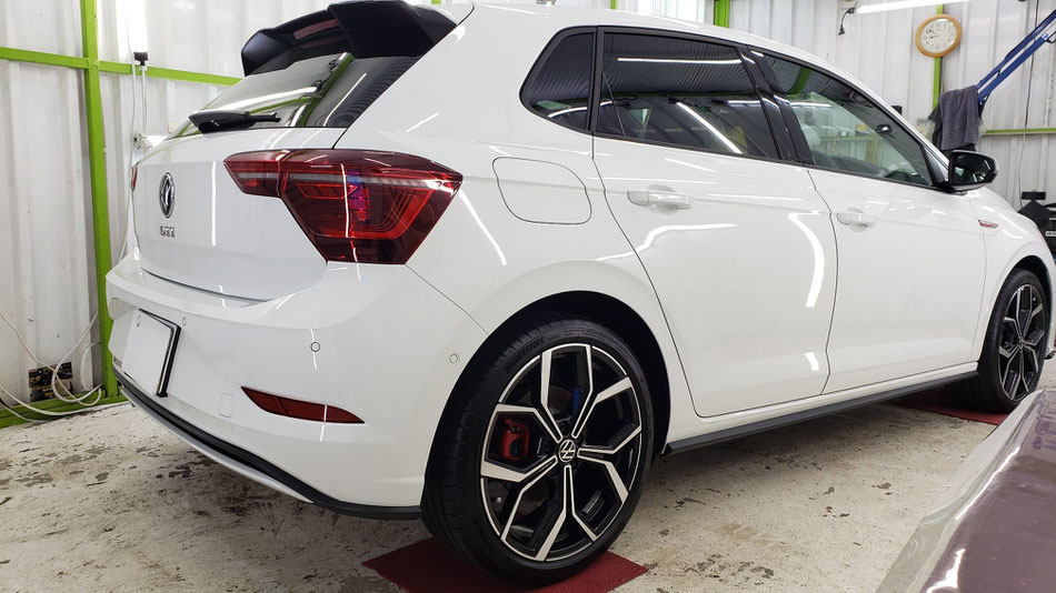 セラミックコーティング後の新車ポロgti 右リアフェンダー