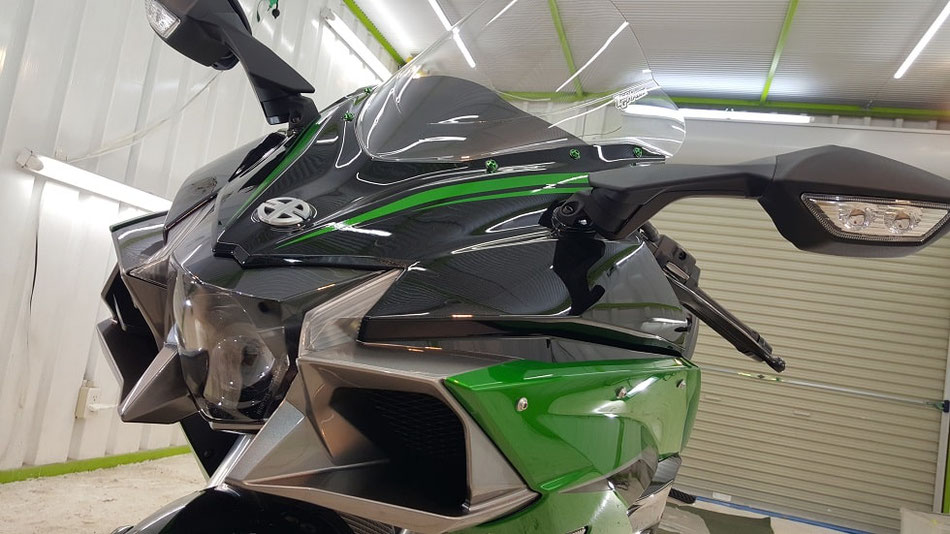 ninjah2 バイクコーティング 埼玉のアートディテール ハイリーデュラブルペイントの磨き