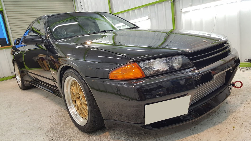 BNR32黒 磨き・ナノガラスコーティング施工後 車全体の光沢が復活してブラックパールの輝きも向上
