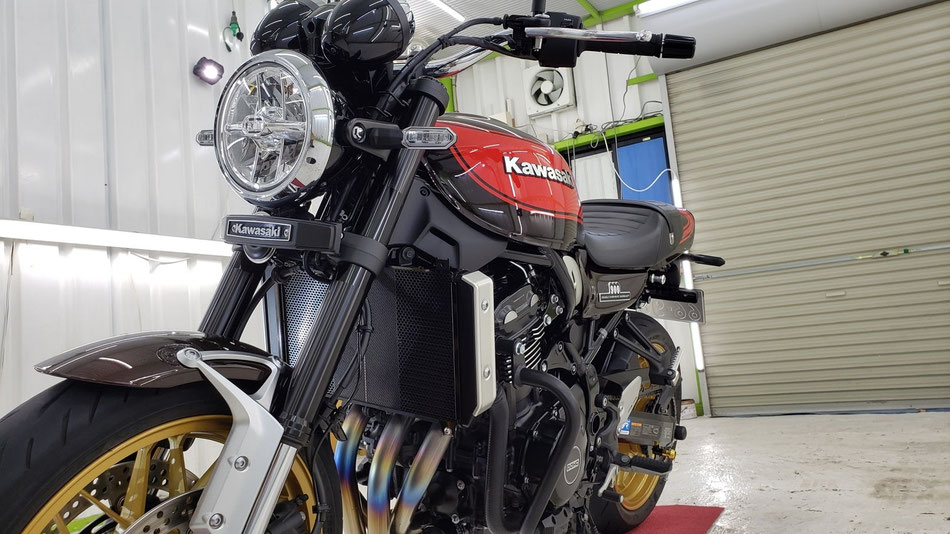 z900rs 50thアニバーサリー 火の玉カラー　キャンディトーンブラウンの磨き・セラミックコーティング施工後のフロント周り 埼玉の車磨き・バイク磨き専門店・アートディテールで作業