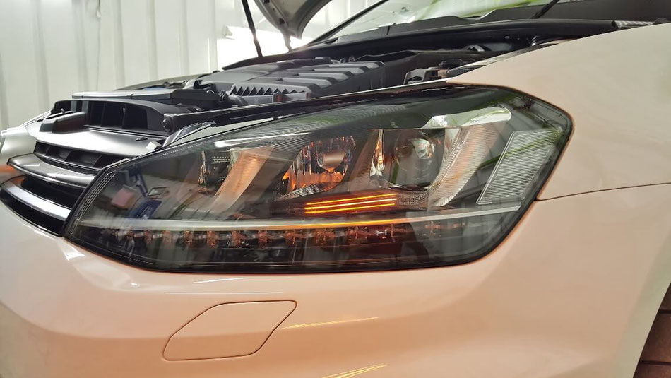 ゴルフR ヘッドライトのひび除去 | 埼玉 - 車磨き専門 アート ゴルフR ヘッドライトのひび除去 | 埼玉 - 車磨き専門 アート