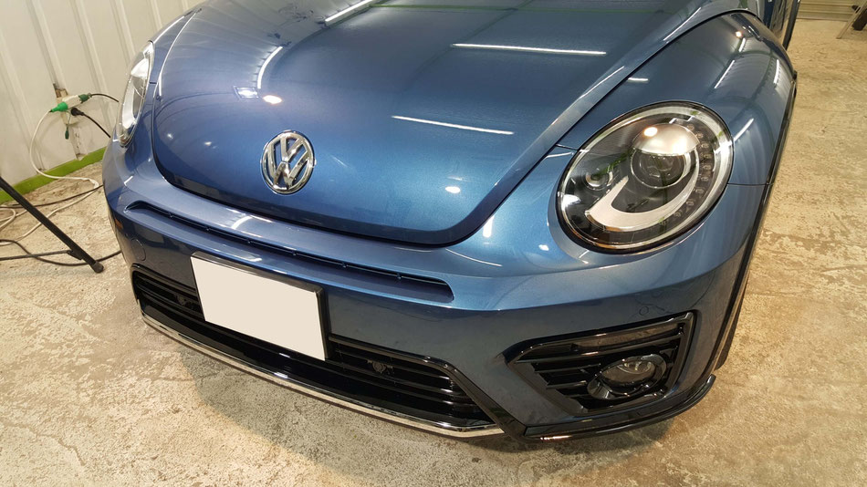 ビートルのフロントバンパーのコーティング完成 新車のボディコーティング施工 濃色車の磨き