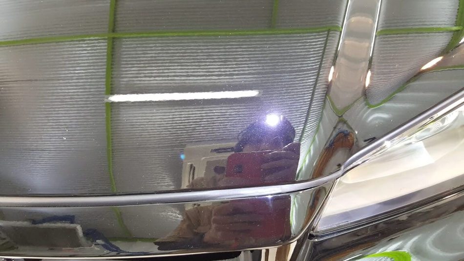 BNR34黒 ボンネットのシミ除去 スカイラインGT‐Rの研磨・コーティング 埼玉の車磨き専門店 ウォータースポットの研磨