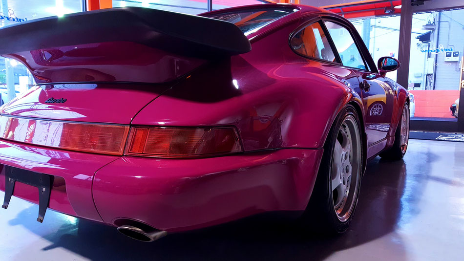 964ターボの花粉除去・コーティング後 ルビーストーンレッド 濃色車の磨きが得意な埼玉の車磨き専門店・アートディテール