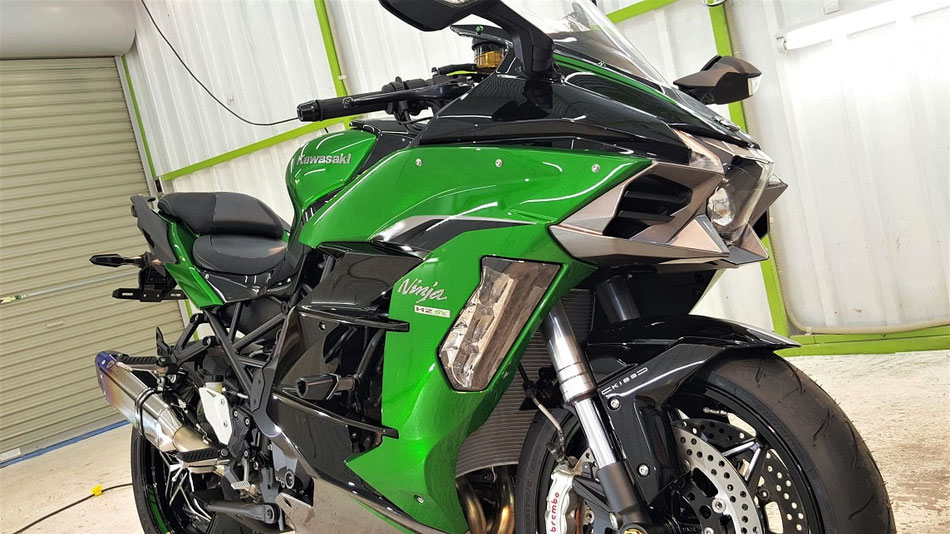 H2SX エメラルドブレイズドグリーン バイクコーティング 自己修復塗装の磨き 埼玉の車・バイク磨き専門店