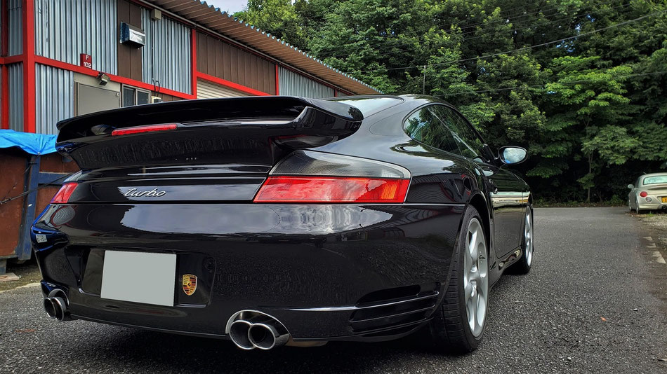 porsche 996turbo hpe ボディカバー傷除去後のバサルトブラックの深みある光沢
