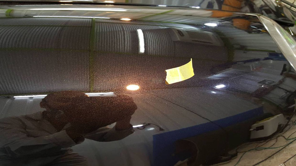 ケイマンのフェンダー磨き後の艶 濃色車の研磨工程 新車様な光沢・質感