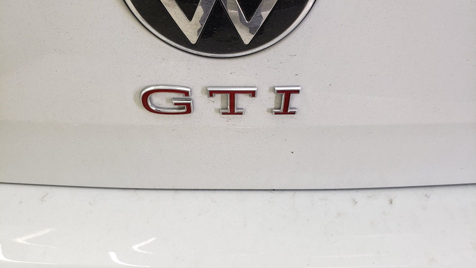 ポロGTI リアハッチの汚れ