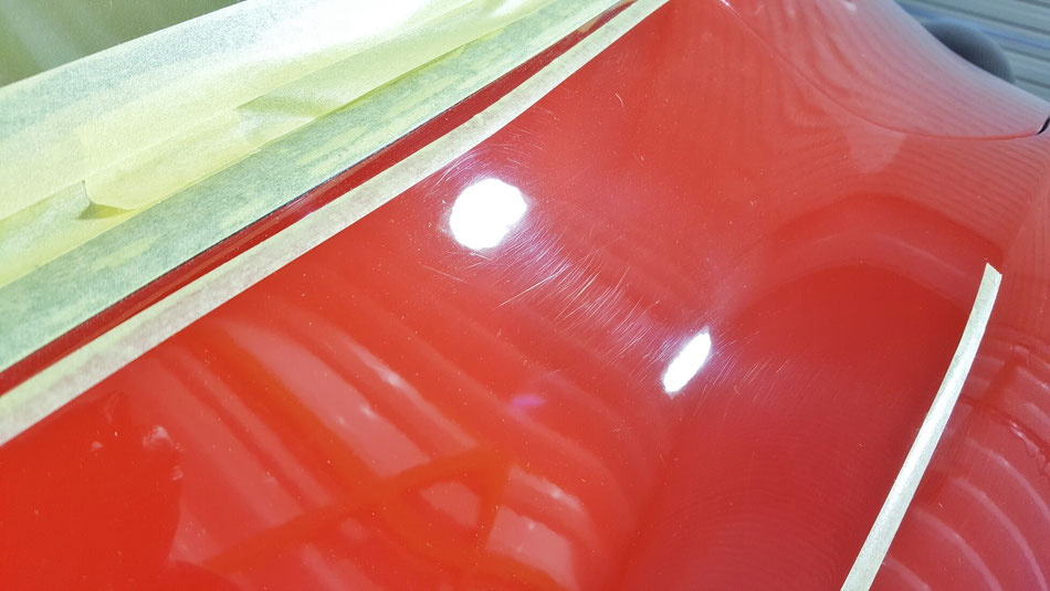 フェラーリ・カリフォルニアのリアフェンダーの傷 ロッソコルサの磨き 濃色車のコーティング