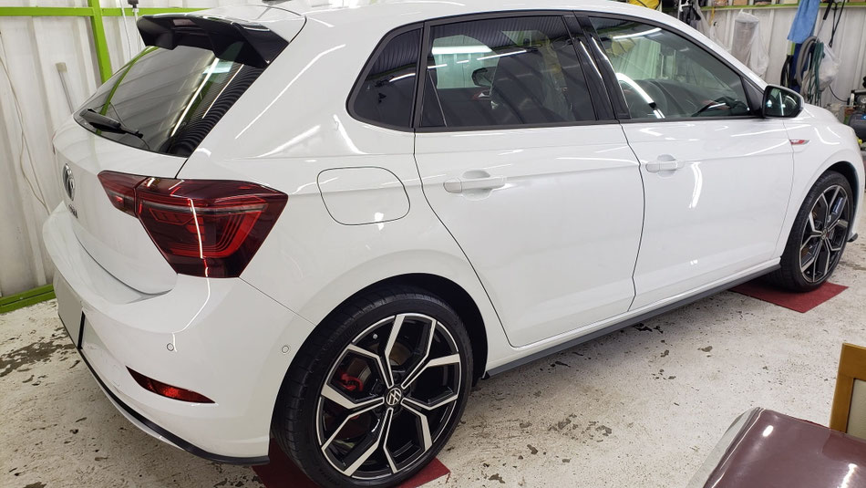 ポロGTI 洗車後のボディ右サイドの艶