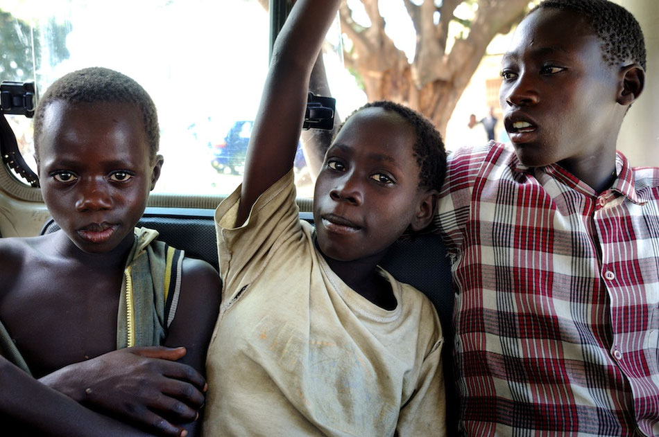 Burundi, homeless children  © François Struzik - simply human