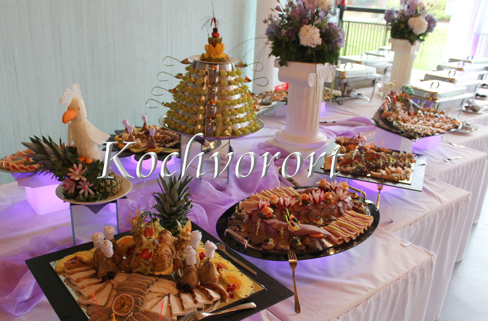 Buffet Menue Russische Hochzeit Märchenhochzeit Hochzeitstorte Eistorte Swadba Powar Fischplatte Fingerfood Kalte Vorspeise 