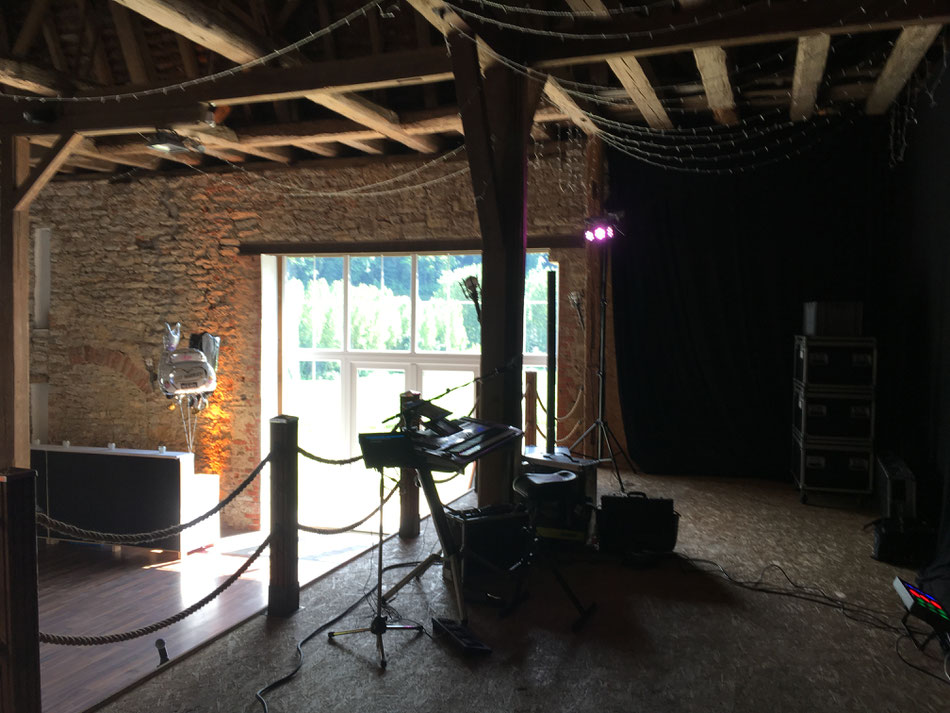 Als DJ und Duo in der Scheune in Schloss Assamstadt