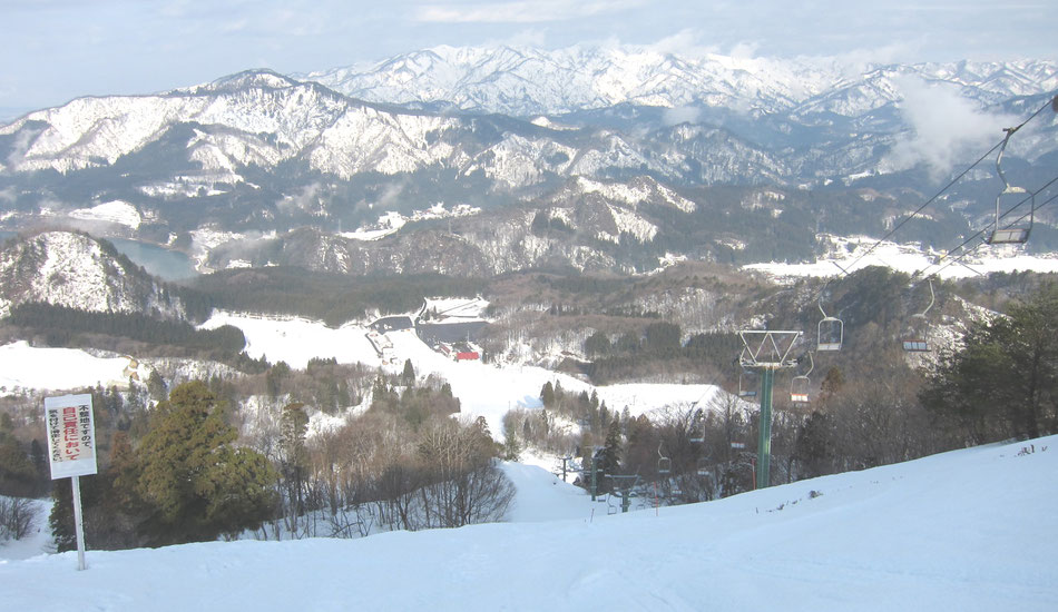 ようこそ三川 温泉スキー場ホームページへ うれしいおトクは ヤマほどある 三川 温泉スキー場