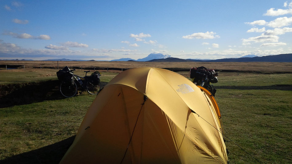 in the end of our trip, we went over the Möðrudalur to the south into the highlands. Perfect weather and great view to the Mt. Herdubreið