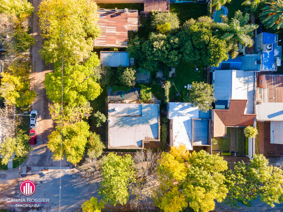Carina Rossier Inmobiliaria vende casa en el centro de Villa Elisa, Entre Ríos. Referencia: VCAS-030