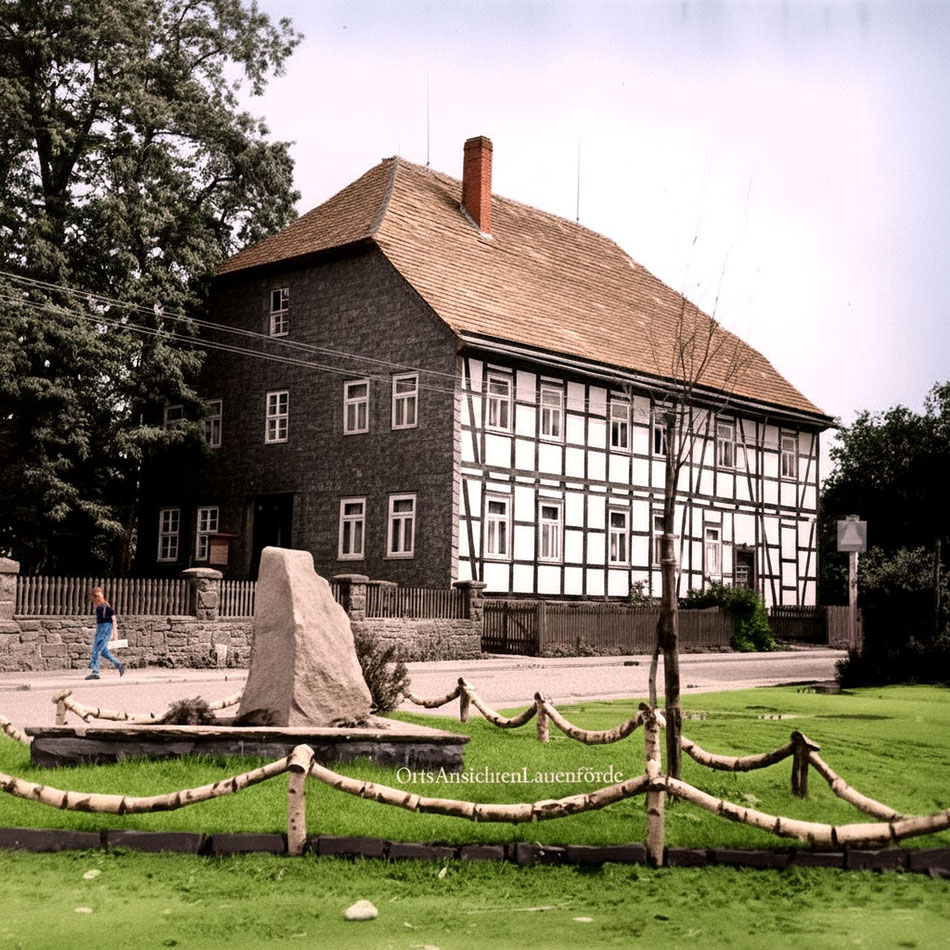 Das alte Pfarrhaus in Lauenförde, das 1974 abgerissen wurde.