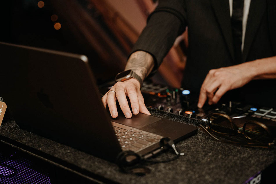 Dj Dimi Doran am Dj Pult in Bramsche