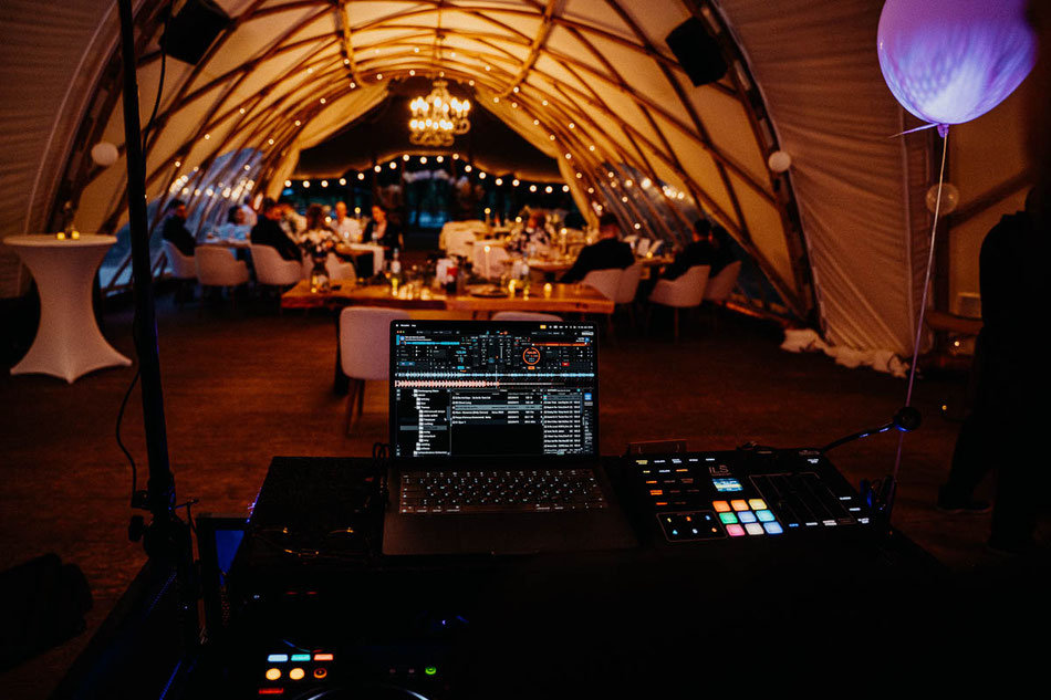 DJ Dimi Doran legt auf – Hochzeitsevent mit Lichtshow und Musik in Osnabrück