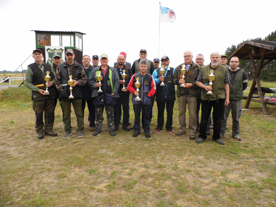 Teilnehmer des 14. Doppeltrapschießen am 06.07.2019 in Belling.