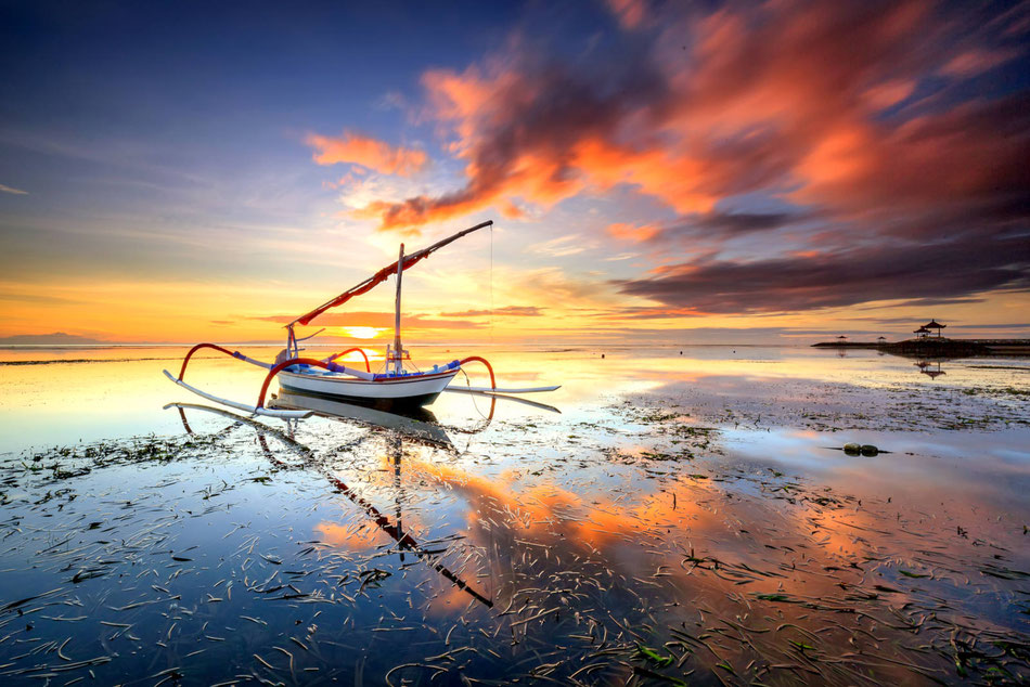 Sunrise_view_in_Bali_diving_safari_trip