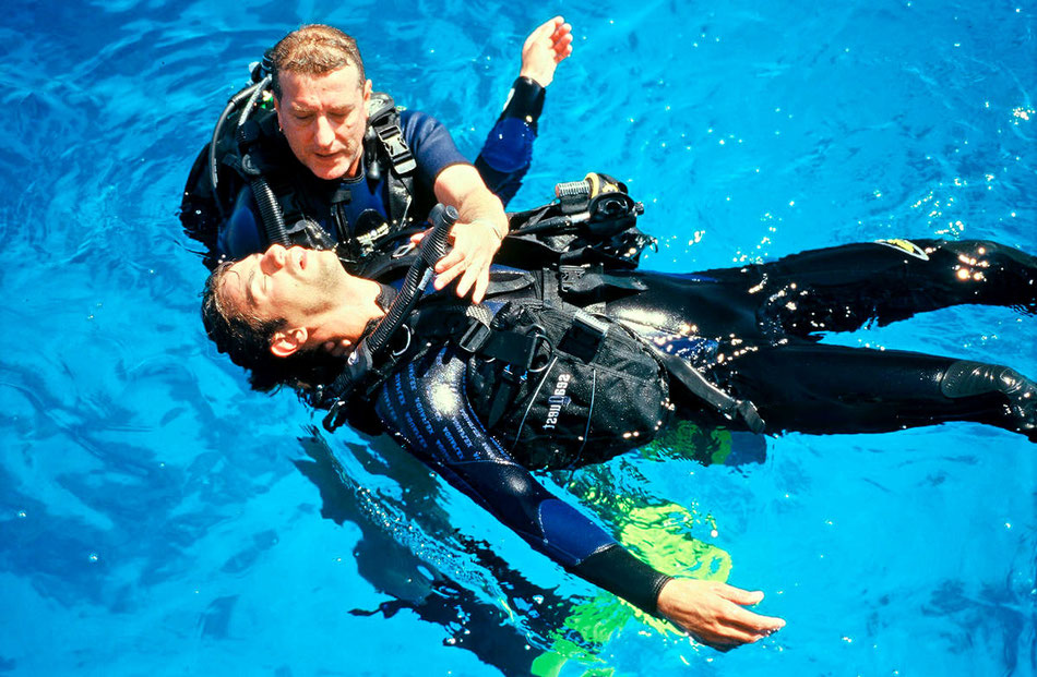 PADI rescue diver course at Nusa Penida