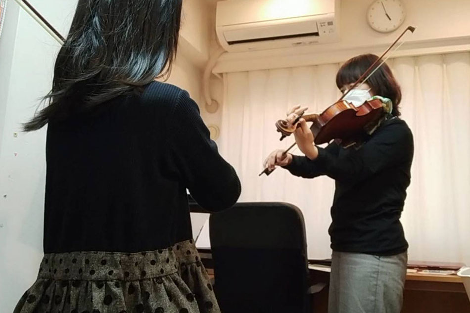 大和西大寺のバイオリン教室ゆうこ先生のレッスン風景