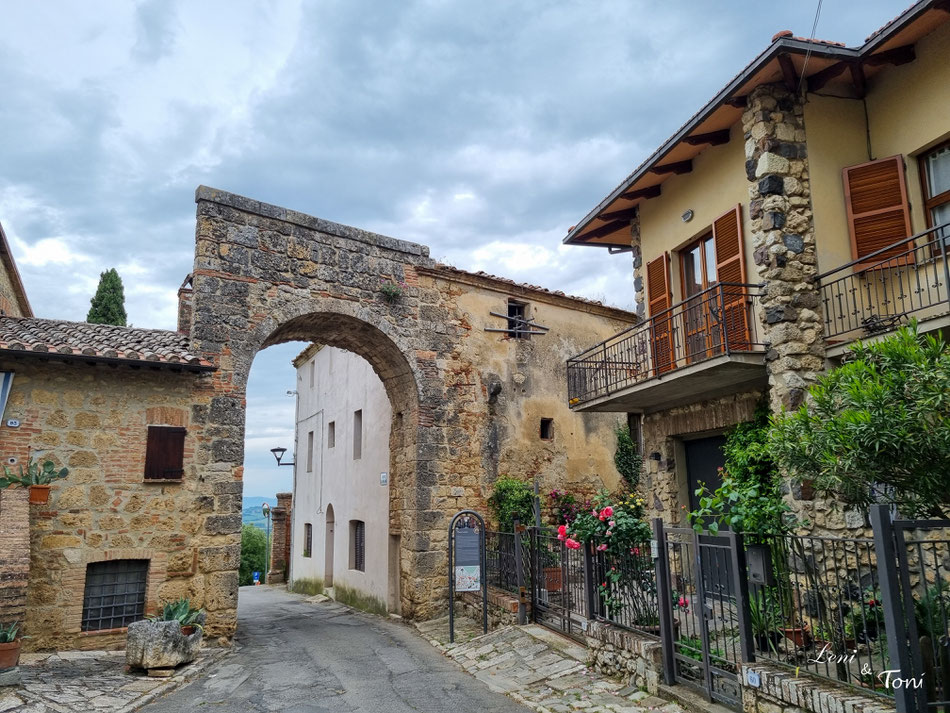 Durch die Porta Lavinia spazieren wir in die historische Altstadt von Chiusi