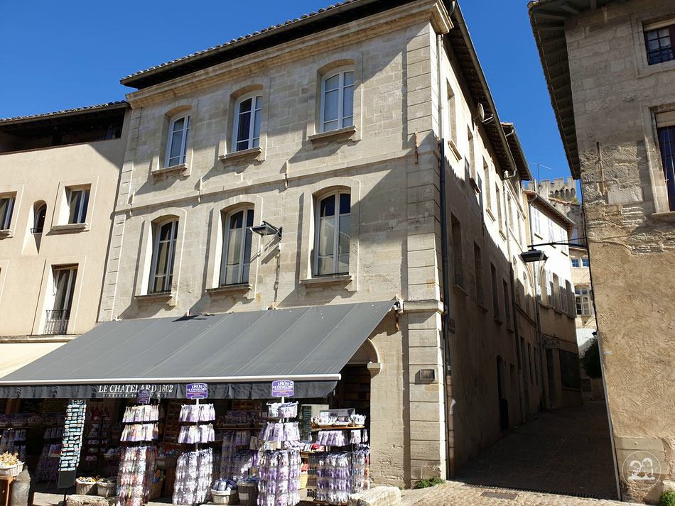 Sehenswürdigkeiten in Avignon Städtetour nach Avignon Leni und Toni mit dem Wohnmobil in Avignon Provence Brücke von Avignon Saint Benezet Altstadt