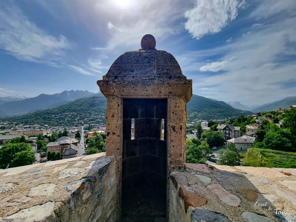 Von der Oberstadt hat man einen fantastischen Ausblick auf die umliegenden Täler von Briançon